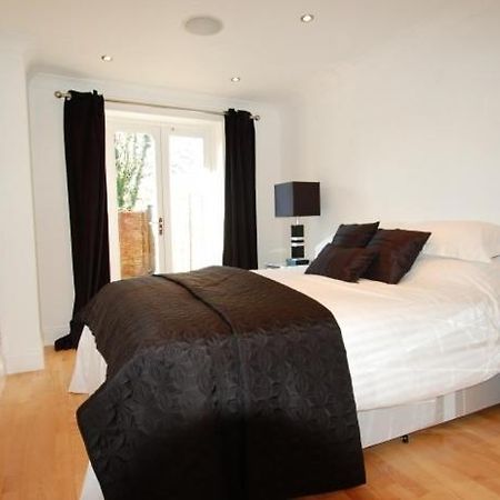 Parks Serviced Apartments Hertford Room photo